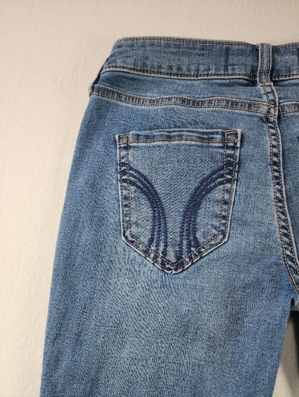 Hollister Low Rise Bootcut Jeans W25 Short Y2K Stretch Denim Back to School - Picture 9 of 13